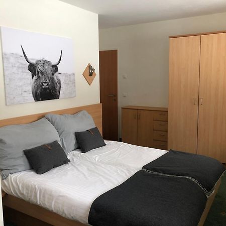 באד גסטיין Panorama Spa Lodges Das.Schiller מראה חיצוני תמונה