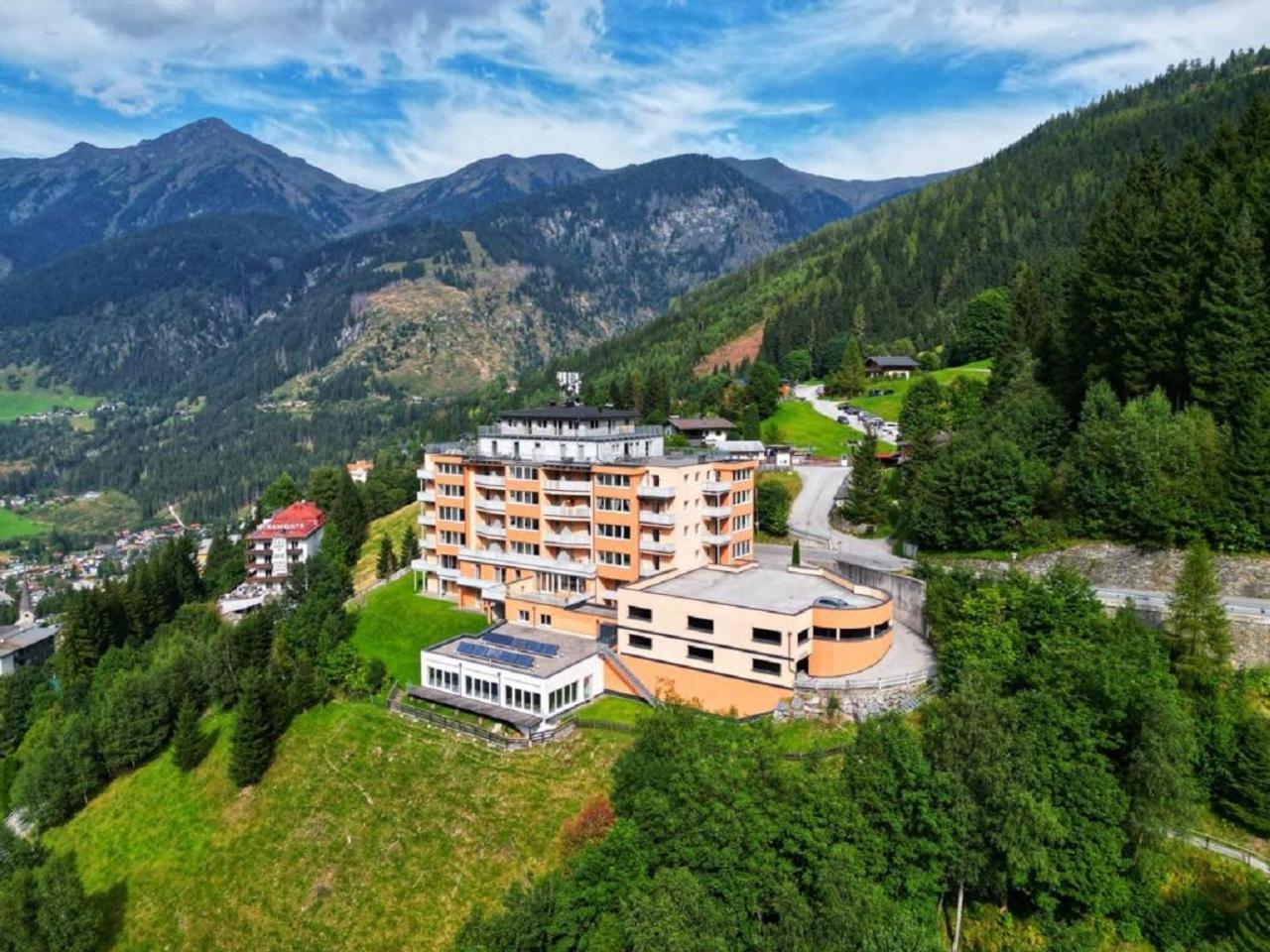 באד גסטיין Panorama Spa Lodges Das.Schiller מראה חיצוני תמונה