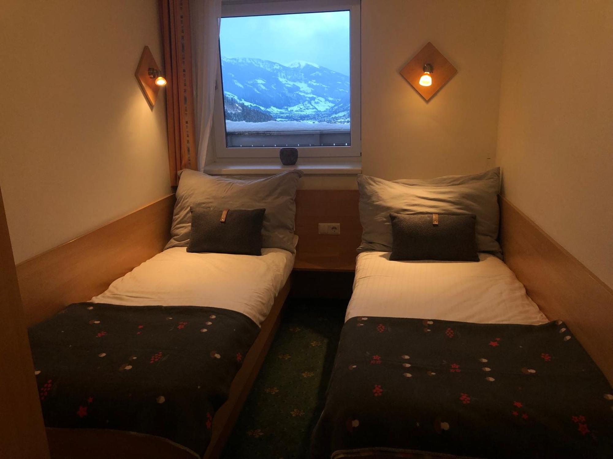 באד גסטיין Panorama Spa Lodges Das.Schiller מראה חיצוני תמונה