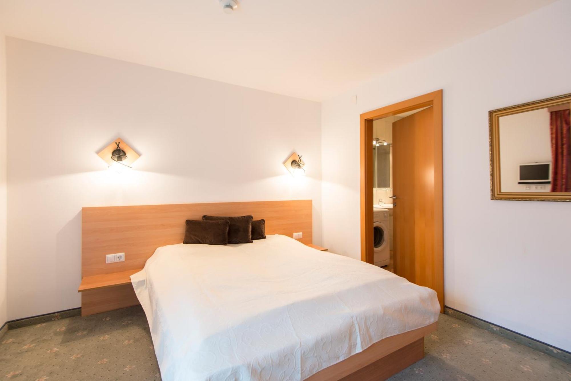 באד גסטיין Panorama Spa Lodges Das.Schiller מראה חיצוני תמונה