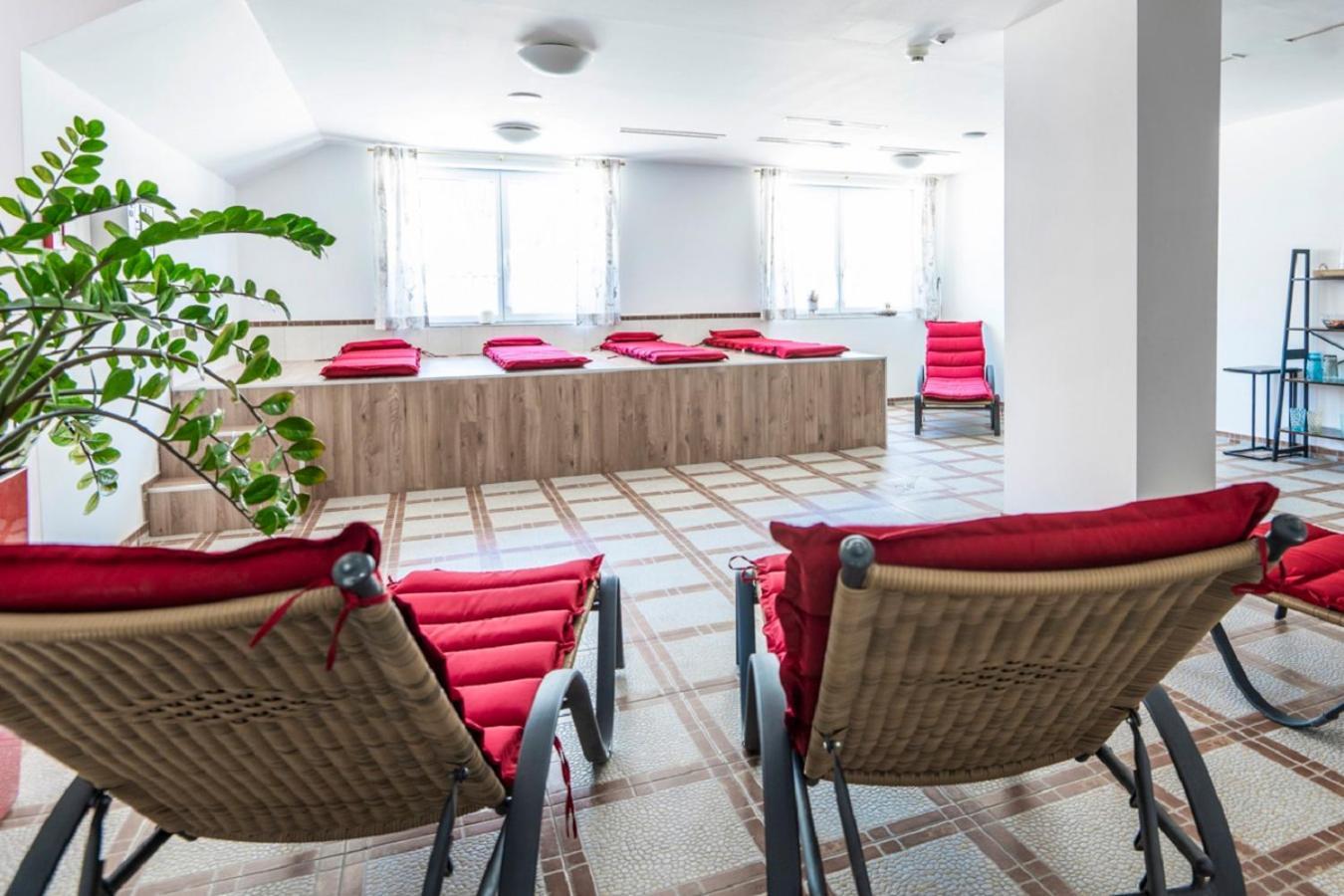 באד גסטיין Panorama Spa Lodges Das.Schiller מראה חיצוני תמונה