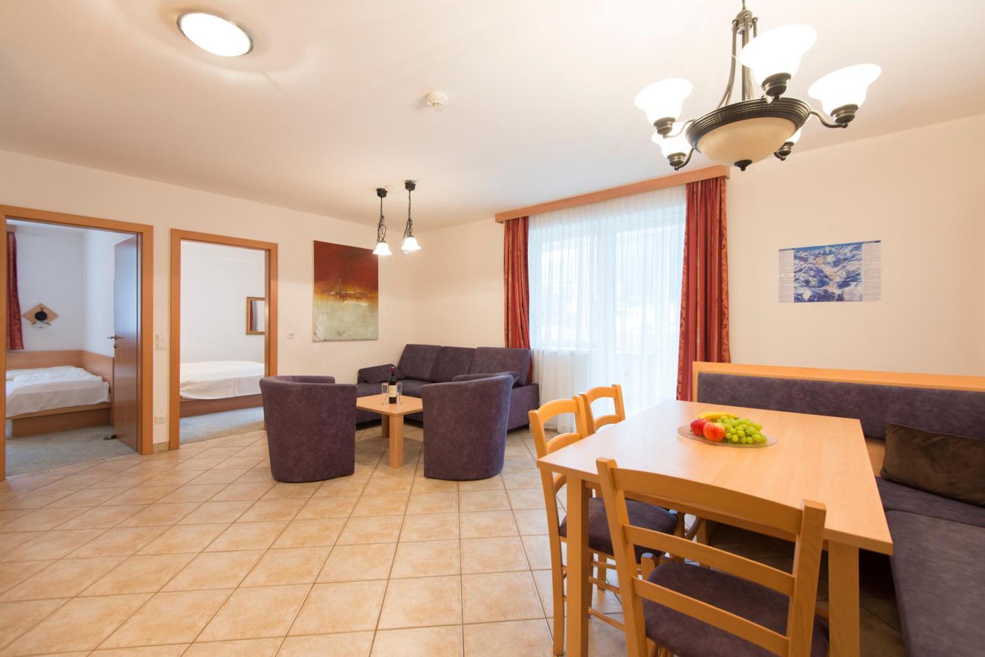 באד גסטיין Panorama Spa Lodges Das.Schiller מראה חיצוני תמונה