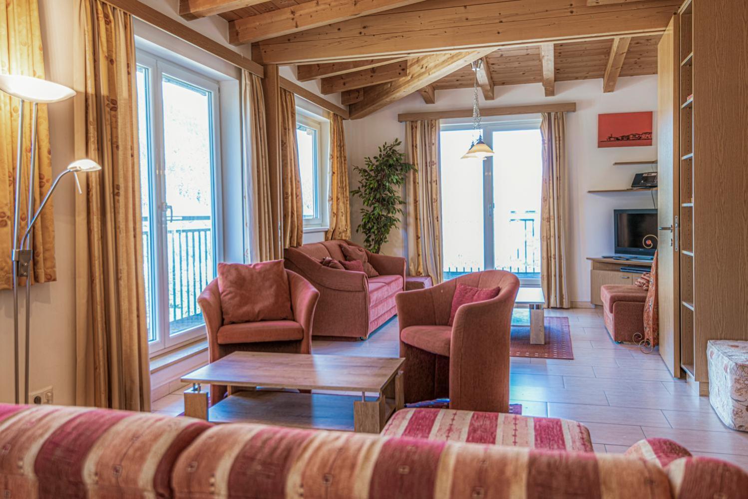 באד גסטיין Panorama Spa Lodges Das.Schiller מראה חיצוני תמונה