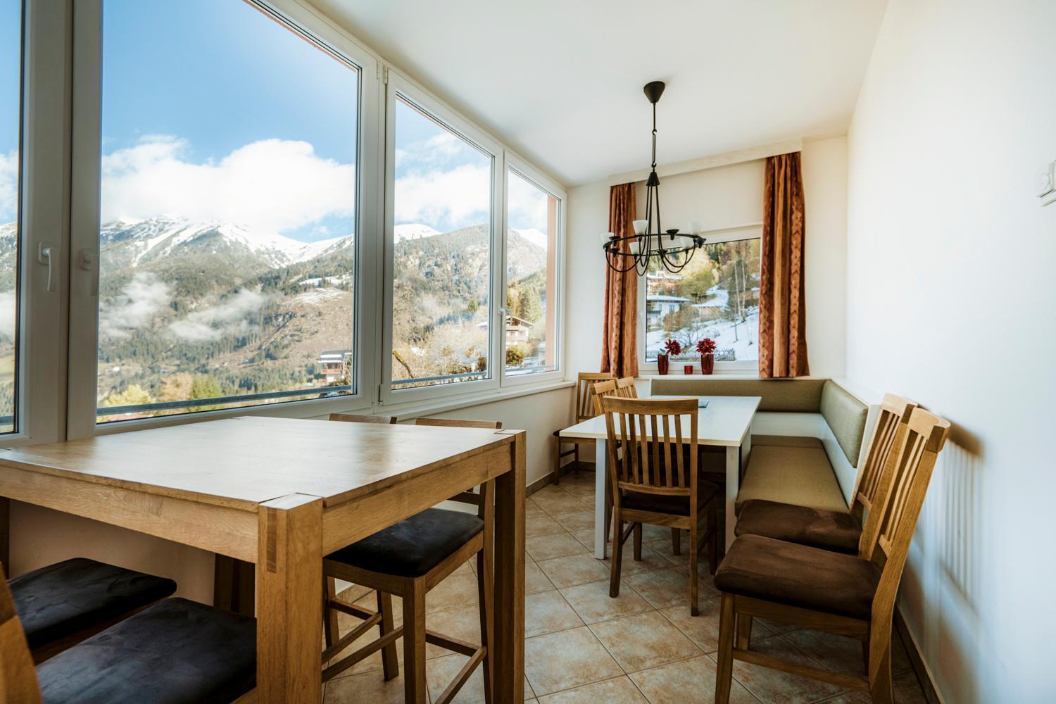 באד גסטיין Panorama Spa Lodges Das.Schiller מראה חיצוני תמונה
