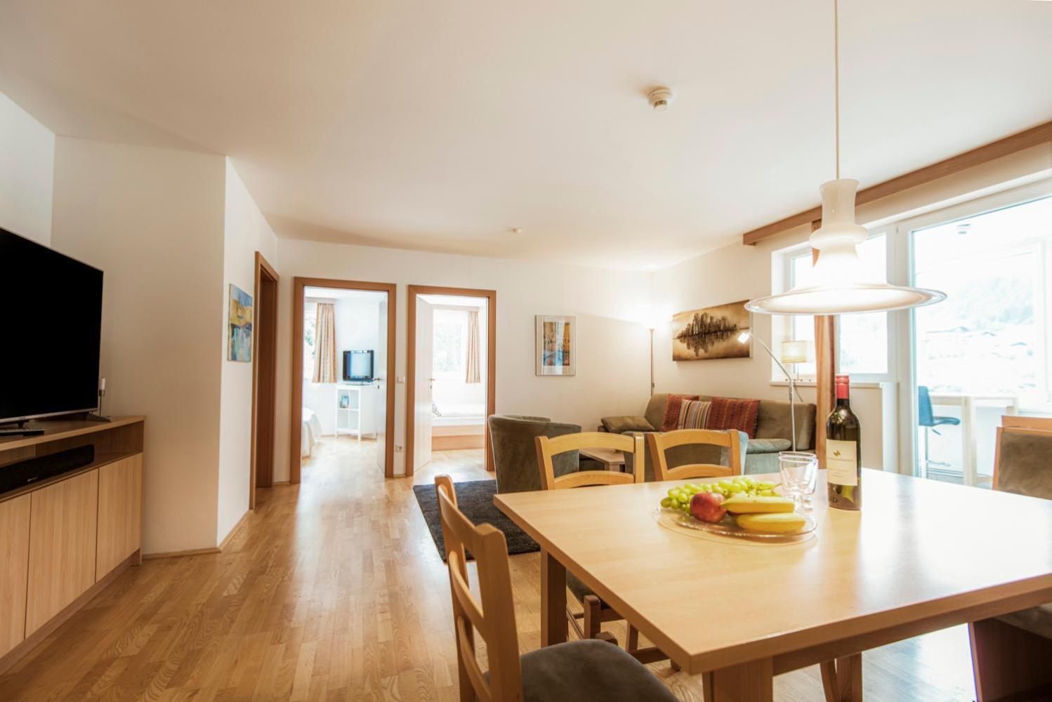באד גסטיין Panorama Spa Lodges Das.Schiller מראה חיצוני תמונה