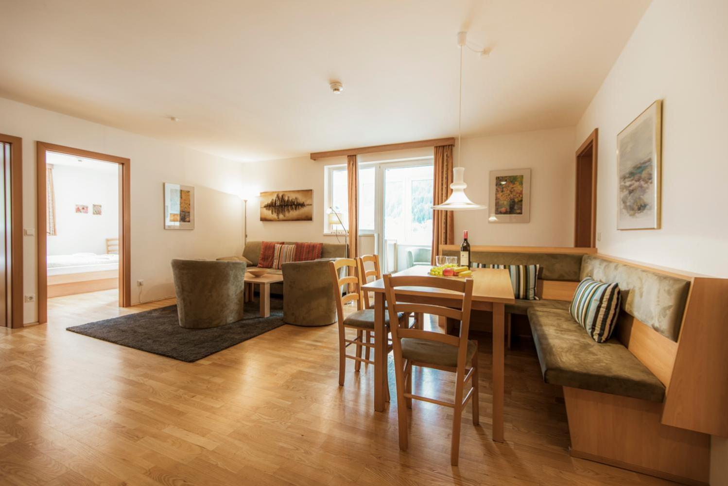 באד גסטיין Panorama Spa Lodges Das.Schiller מראה חיצוני תמונה