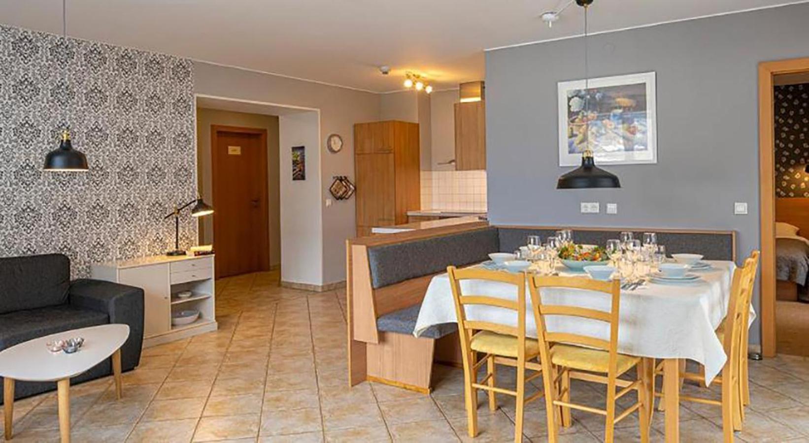 באד גסטיין Panorama Spa Lodges Das.Schiller מראה חיצוני תמונה