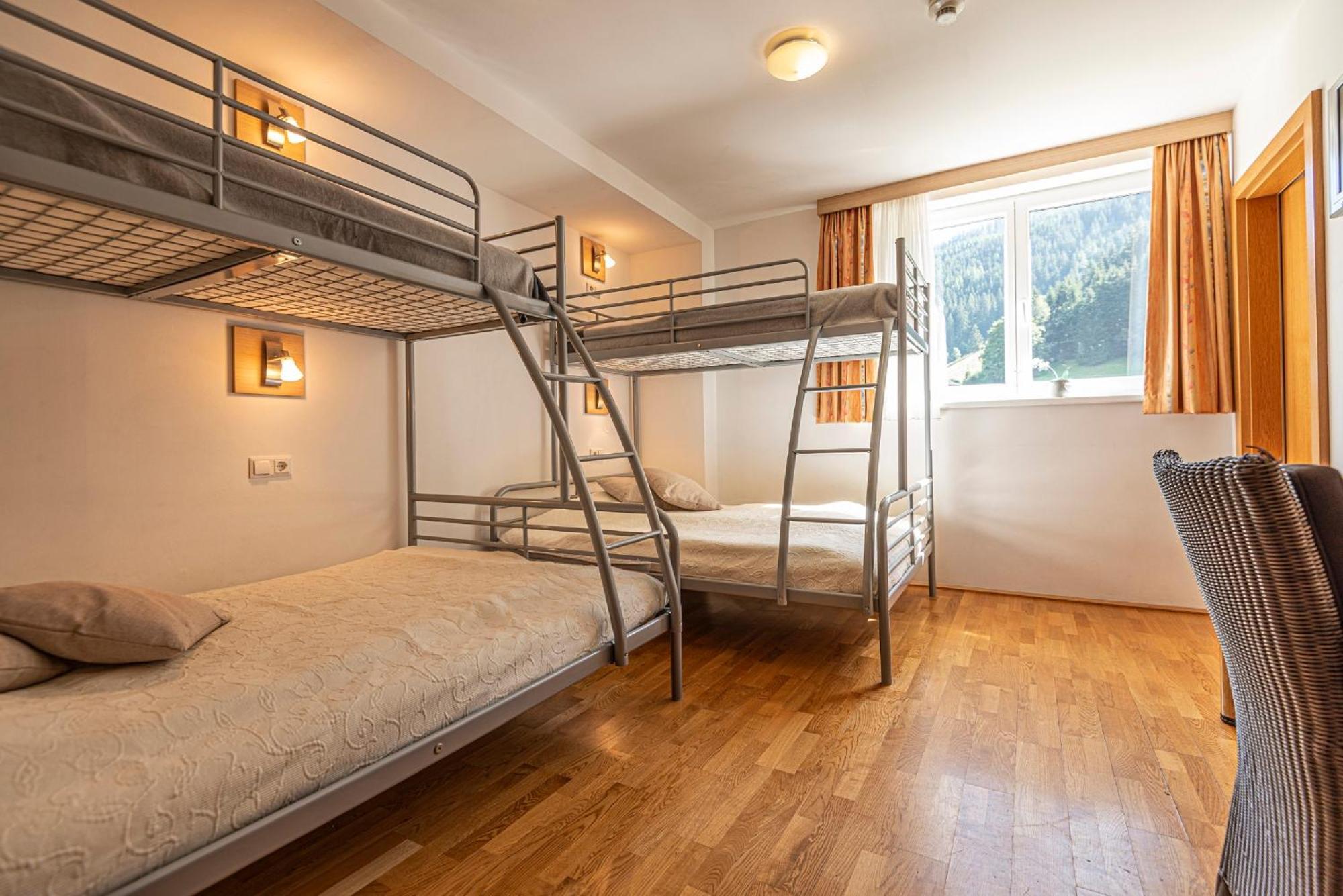 באד גסטיין Panorama Spa Lodges Das.Schiller מראה חיצוני תמונה
